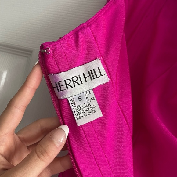 Sherri Hill Prom Dress 💖 - Picture 6 of 10